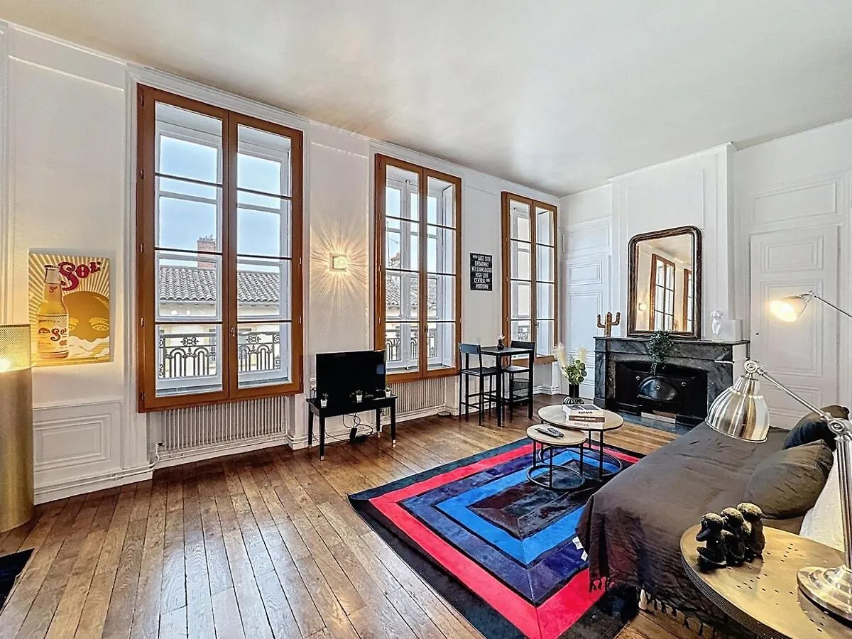 Home Away Tramassac 1 Lyon Appartement